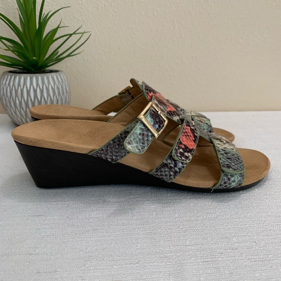 Vionic By Orthaheel Park Radia Mint/Black Crocodile Wedge Sandals Woman’s 8 - Picture 2 of 12
